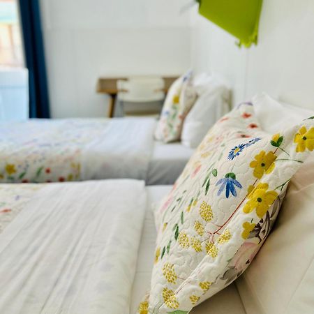 Central And Basic Universitat For Young Hostel Barcelona Ngoại thất bức ảnh